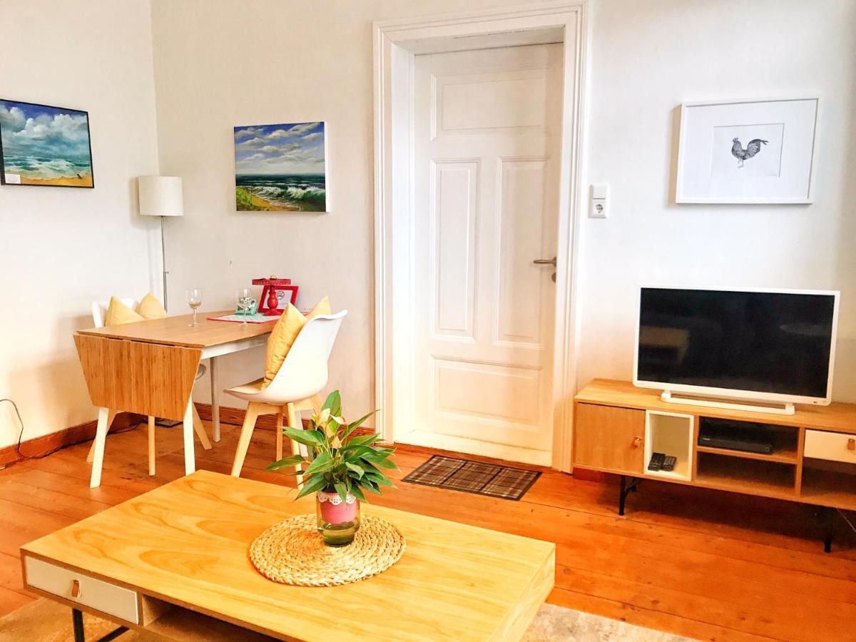 Ferienwohnung Schoenwaelder Mit Kleiner Terrasse Und Wall Box Buxtehude Eksteriør bilde